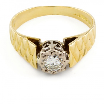 18ct gold Diamond Ring size J½